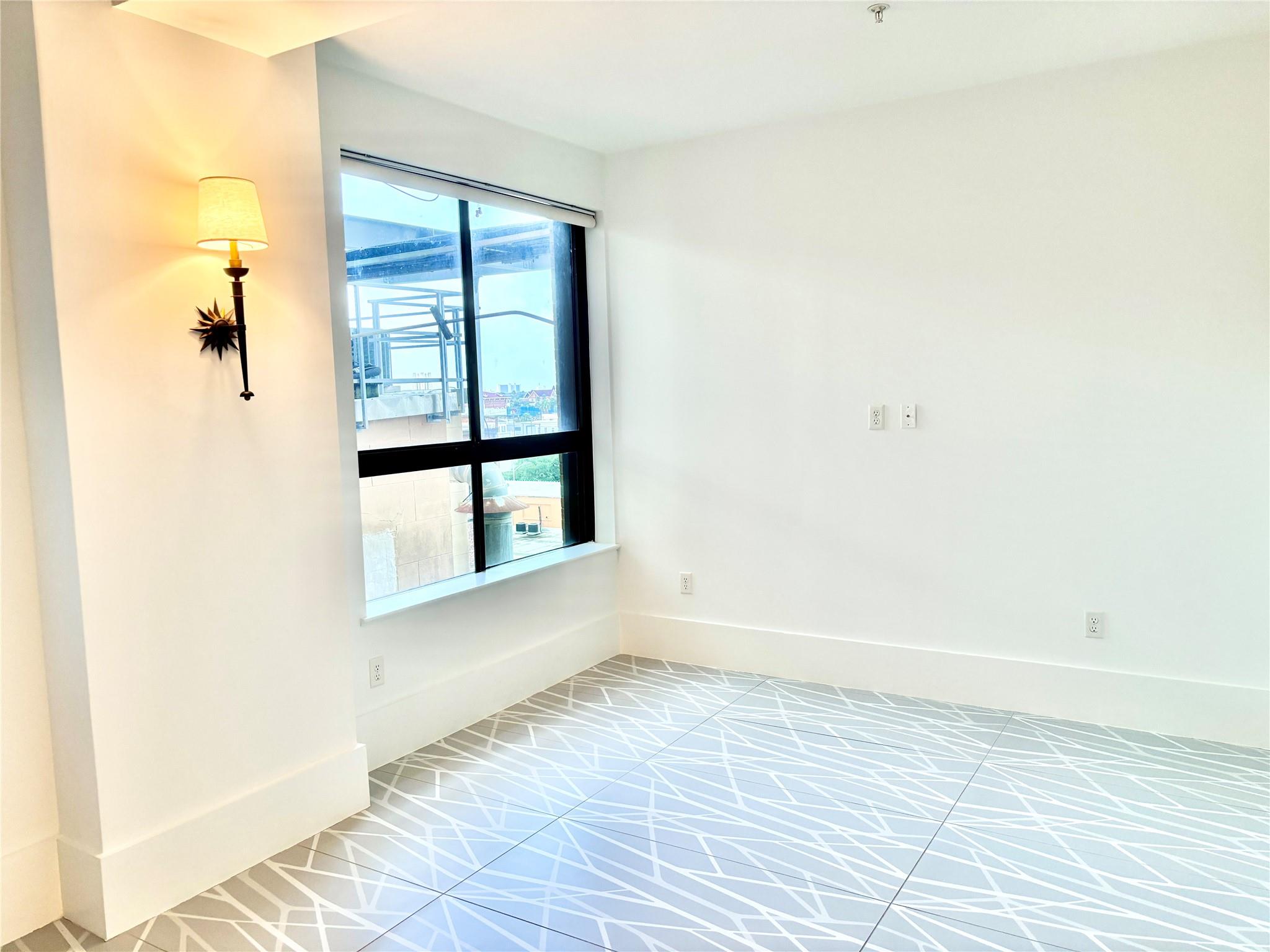 2201 Market Street 507