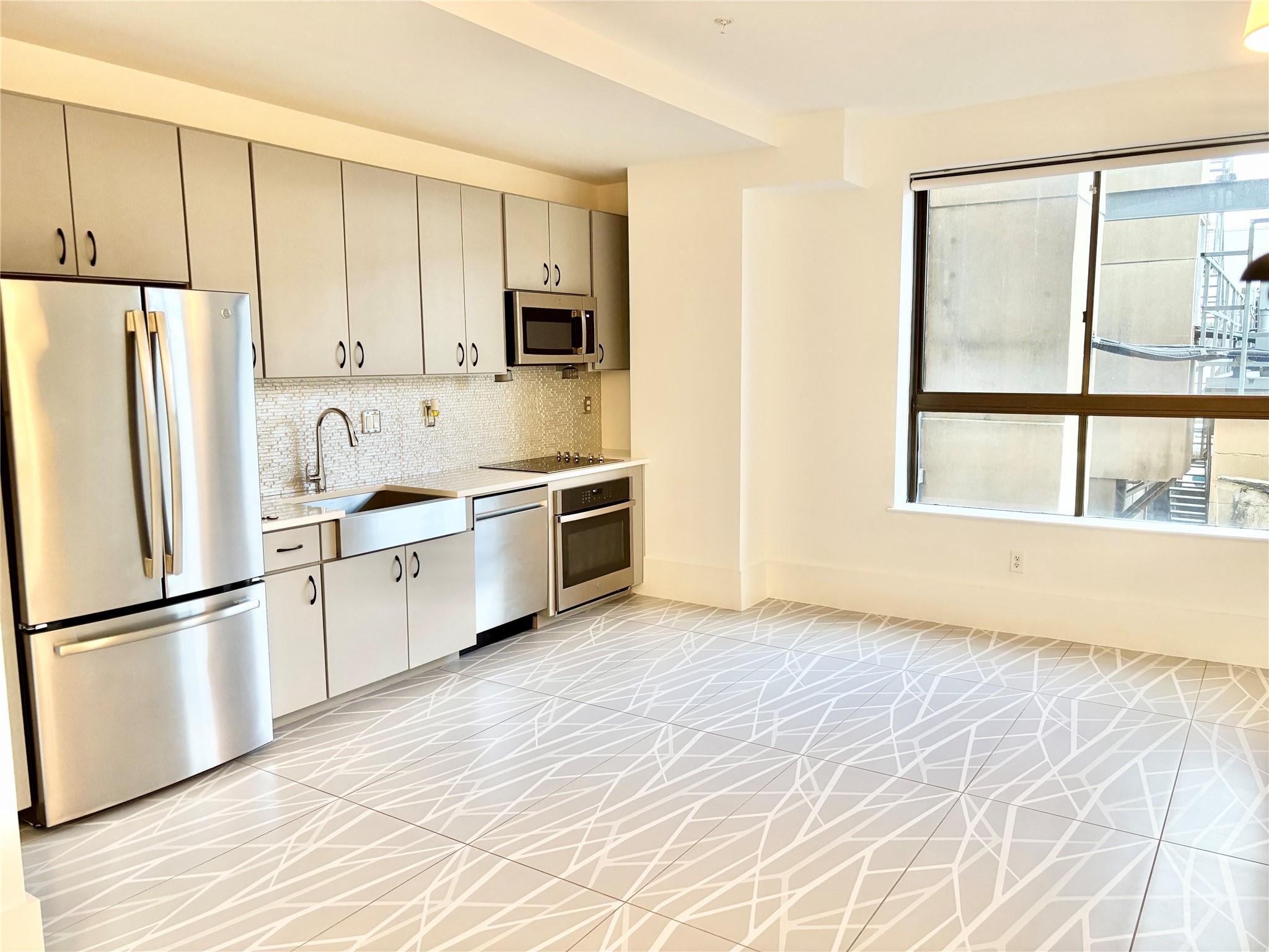 2201 Market Street 507