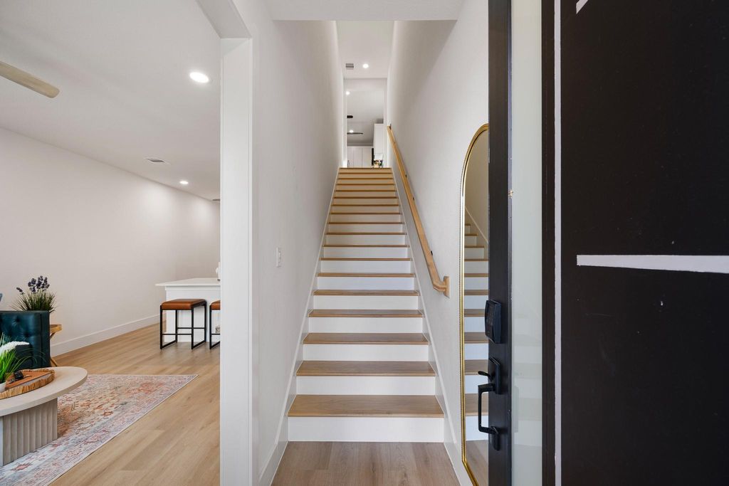 Photo of 3454 Simmons St Street #B 2nd, Houston, TX 77004 (MLS # 20697259)