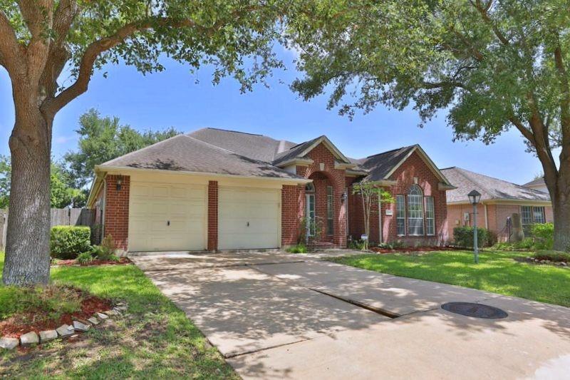 12318 Shadow Island Drive