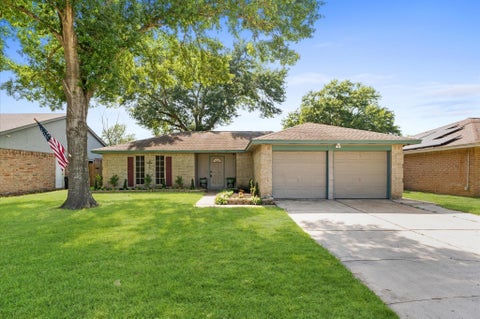 Photo of 11227 Verlaine Drive, Houston, TX 77065 (MLS # 31033746)