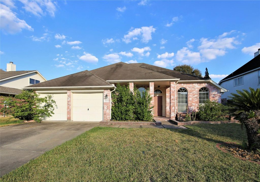 Photo of 8811 Norham, Houston, TX 77083 (MLS # 30100716)