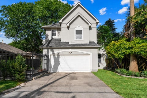 Photo of 1420 Asbury Street, Houston, TX 77007 (MLS # 98929785)