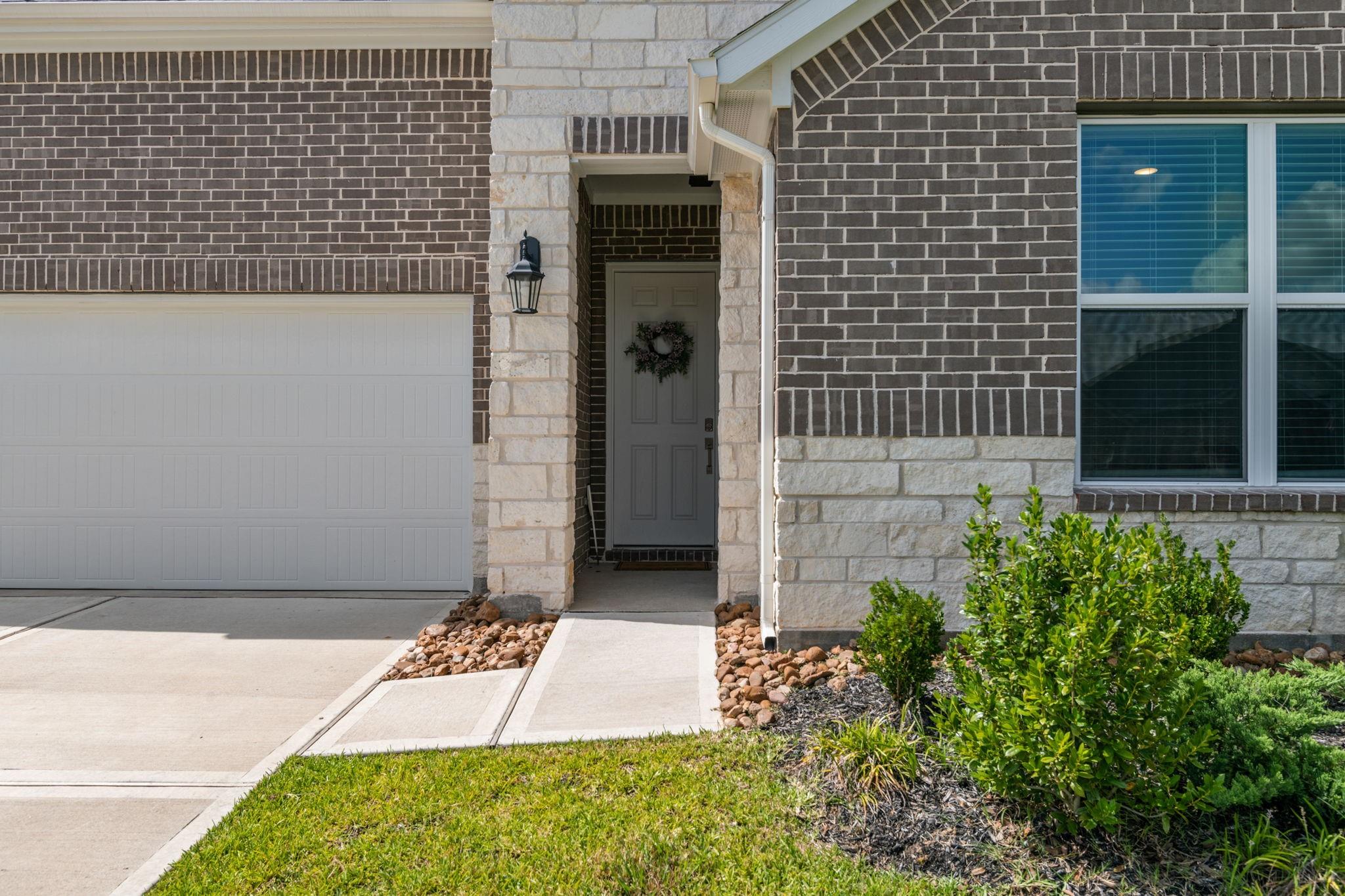 560 Newcomb Hollow Drive