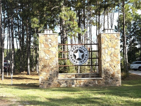 Photo of 12642 Oak Barrel Road, Willis, TX 77378 (MLS # 45229933)