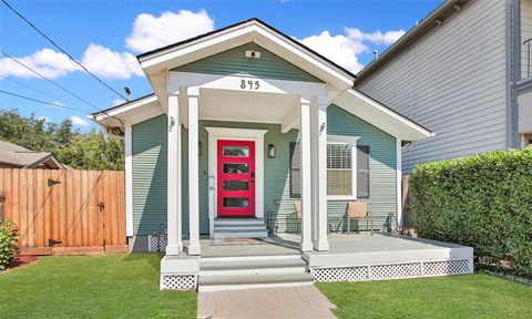 Photo of 845 W 21st Street, Houston, TX 77008 (MLS # 79258832)