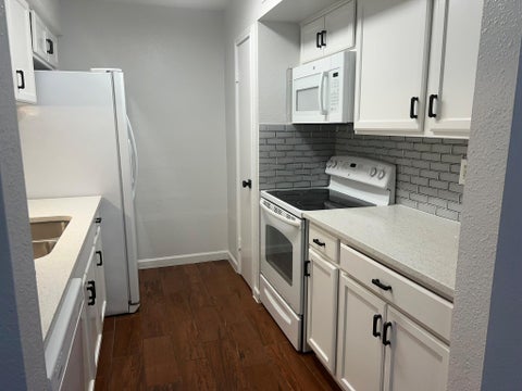Photo of 5550 N Braeswood Boulevard #70, Houston, TX 77096 (MLS # 48501444)