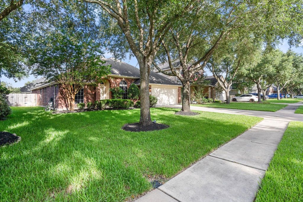 Photo of 4902 Bonny Loch Lane, Houston, TX 77084 (MLS # 70611527)