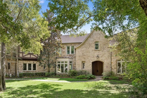 Photo of 34 Liberty Bell Circle, Bunker Hill Village, TX 77024 (MLS # 23734935)