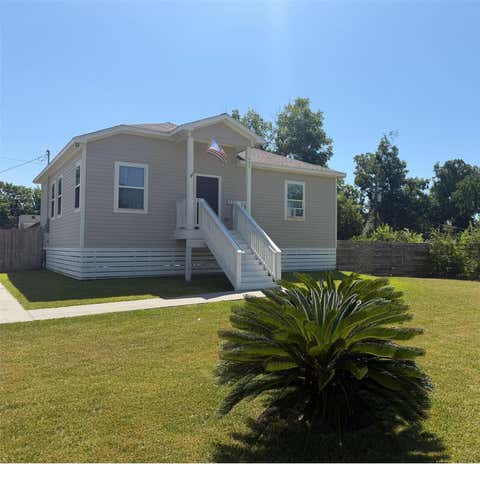 Homes For Sale - 403 S 2nd Street<br/> La Porte, TX 77571