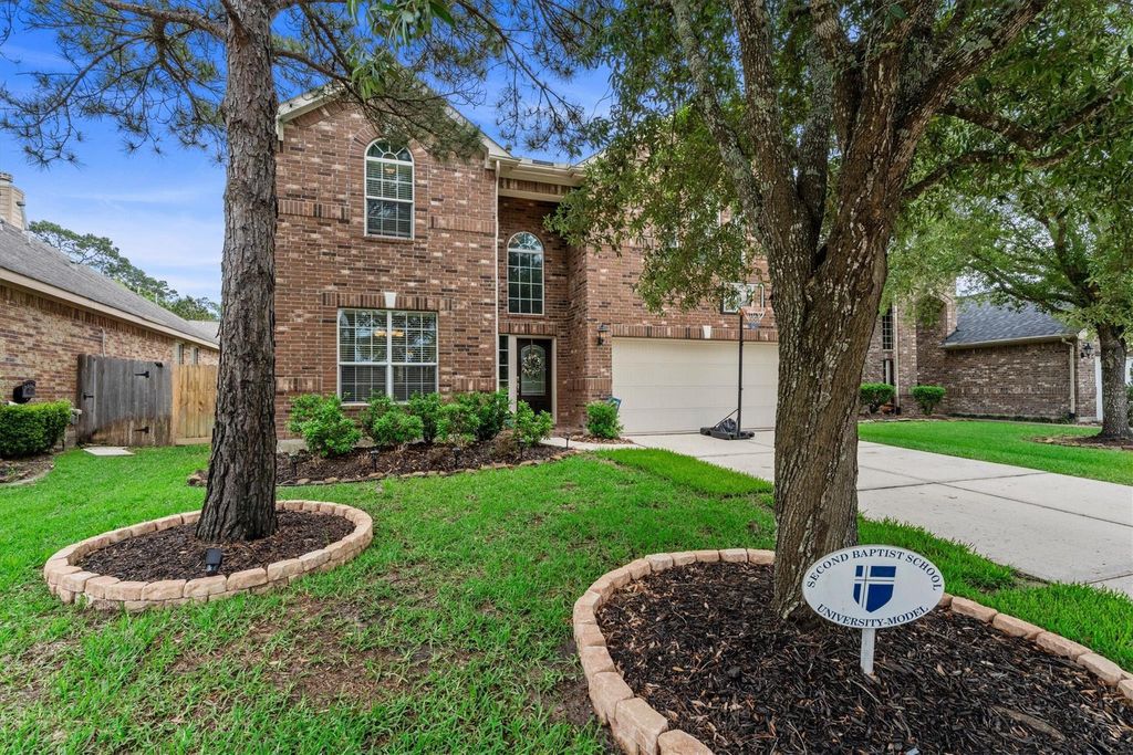 Photo of 13846 Mckinney Creek Lane, Houston, TX 77044 (MLS # 42957712)