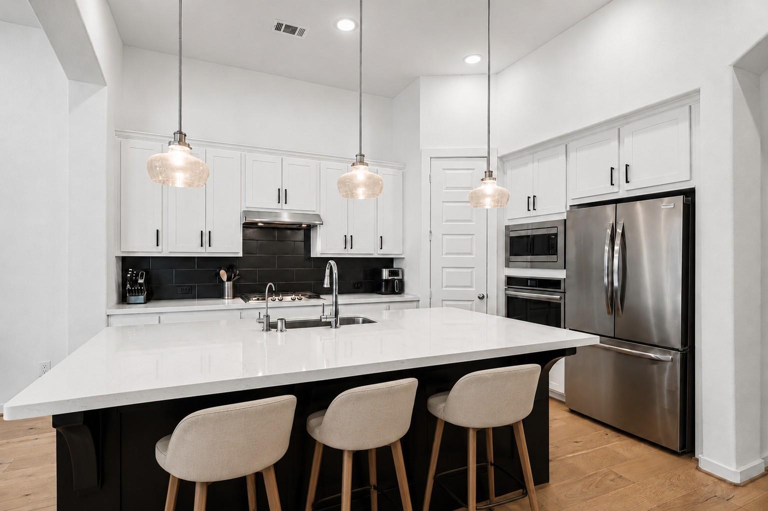 2702 Country Lane