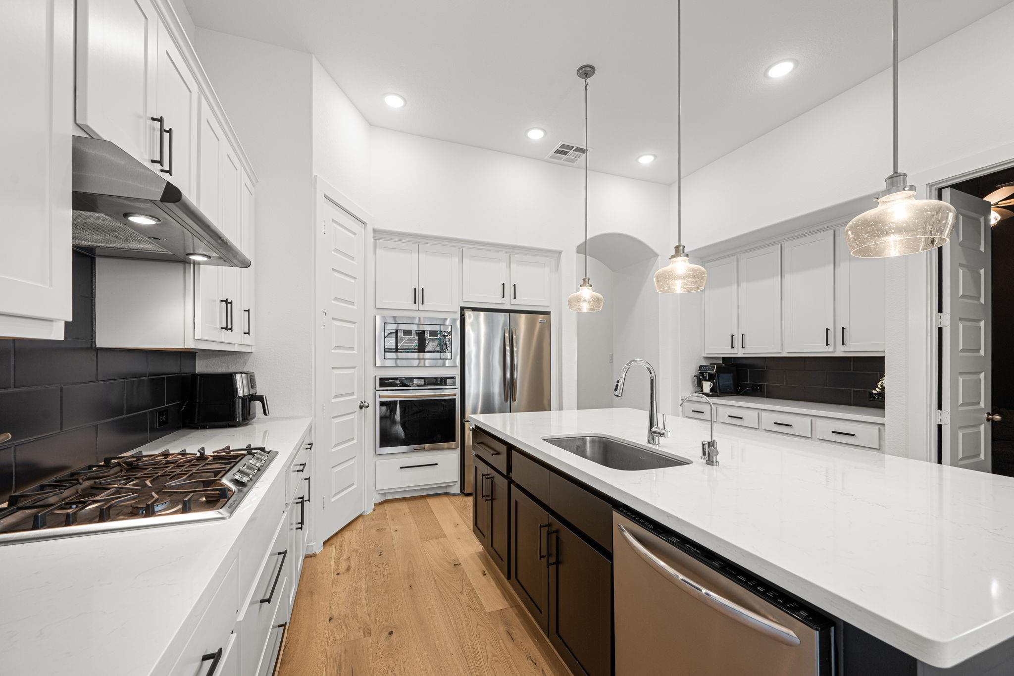 2702 Country Lane