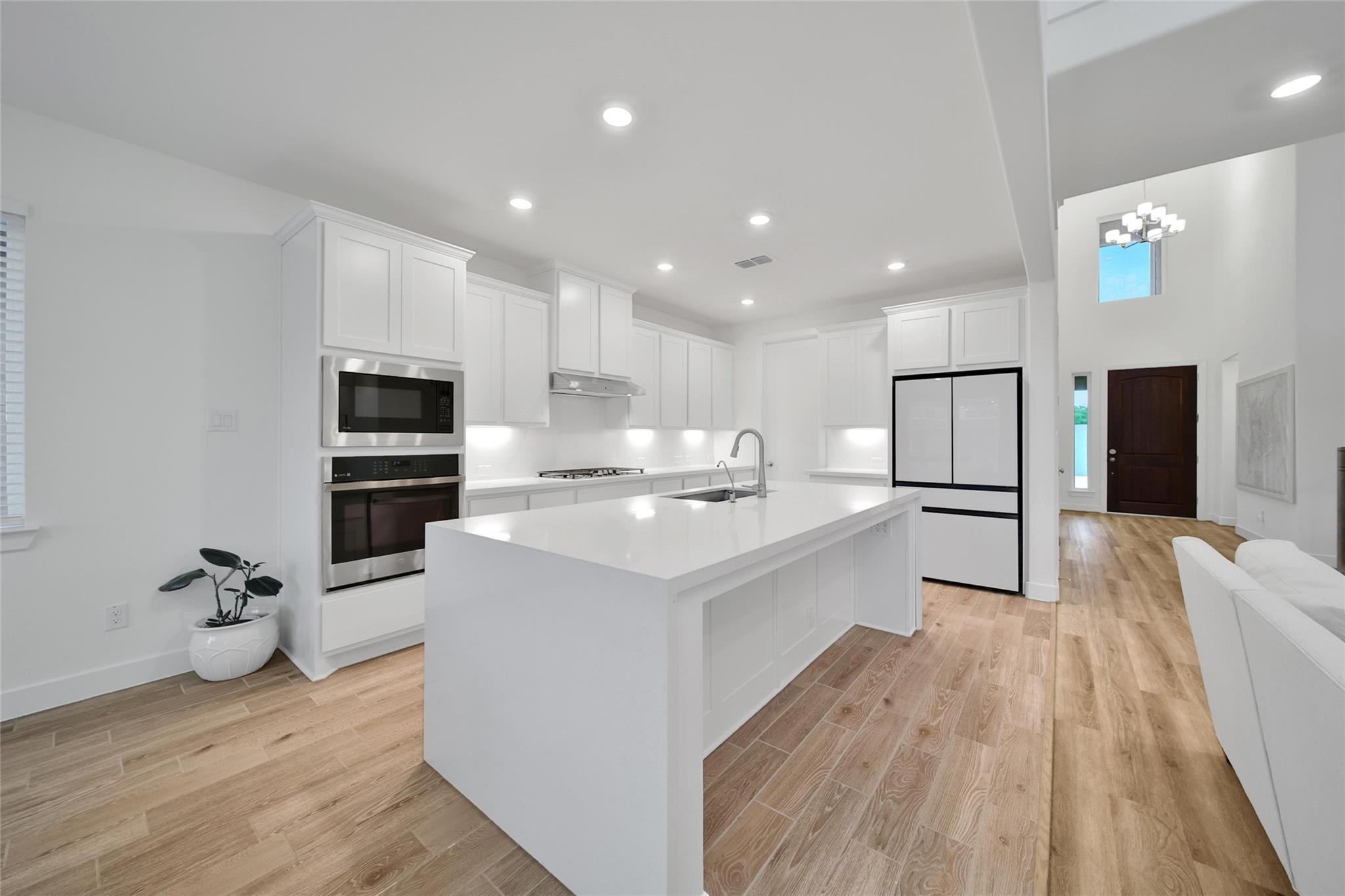 Sugar Land, Texas, 77479, United States, 5 Bedrooms Bedrooms, ,5 BathroomsBathrooms,Residential,Active,2041678