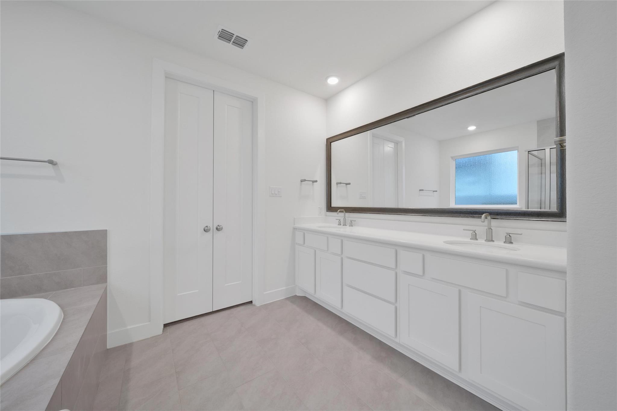 Sugar Land, Texas, 77479, United States, 5 Bedrooms Bedrooms, ,5 BathroomsBathrooms,Residential,Active,2041678