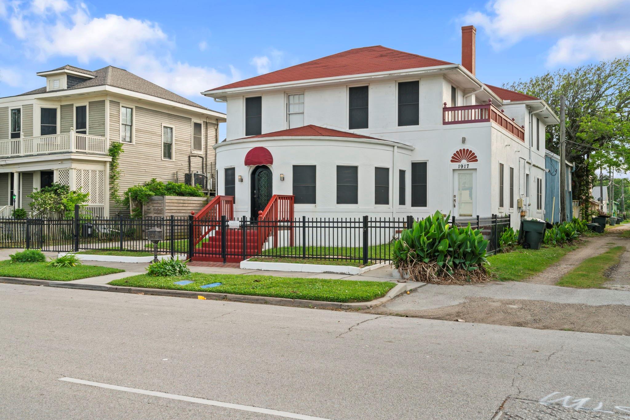 1919 Rosenberg Street