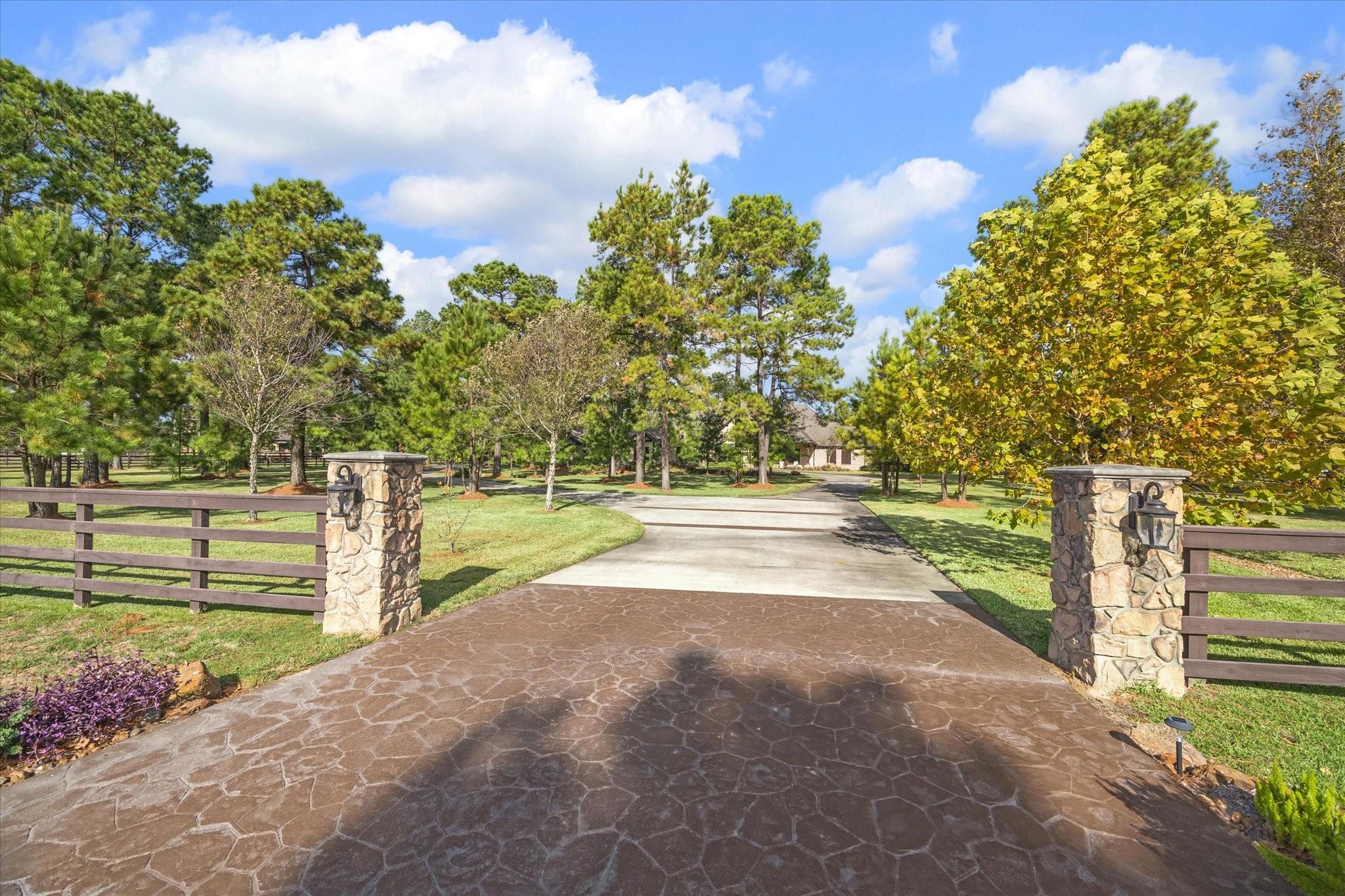 11 Willowcreek Ranch Road