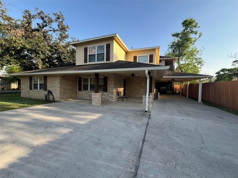 Photo of 1014 Roxella Street, Houston, TX 77076 (MLS # 11249655)
