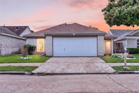 Photo of 11103 Bellerive Drive, Houston, TX 77072 (MLS # 60578320)