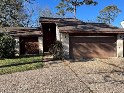 Homes For Rent - 3605 Trailwood Drive<br/> Baytown, TX 77521