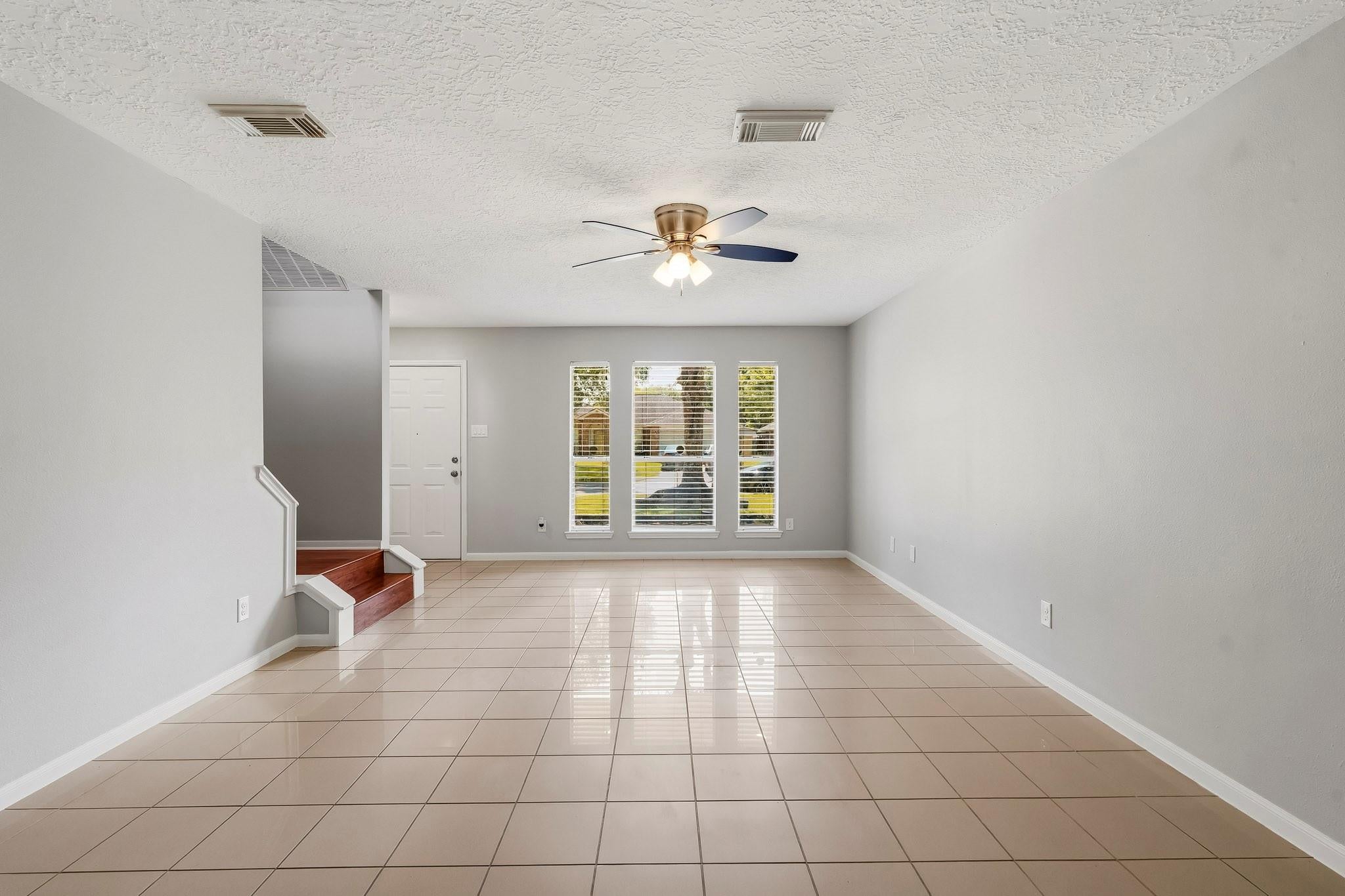 5815 Red River Drive