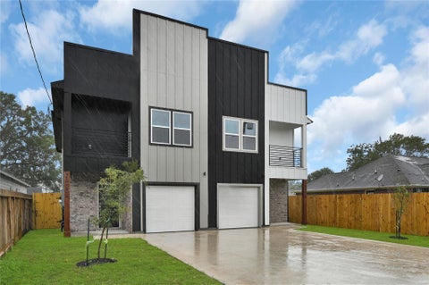 Photo of 7415 Hezekiah Ln LN #B, Houston, TX 77088 (MLS # 20220770)