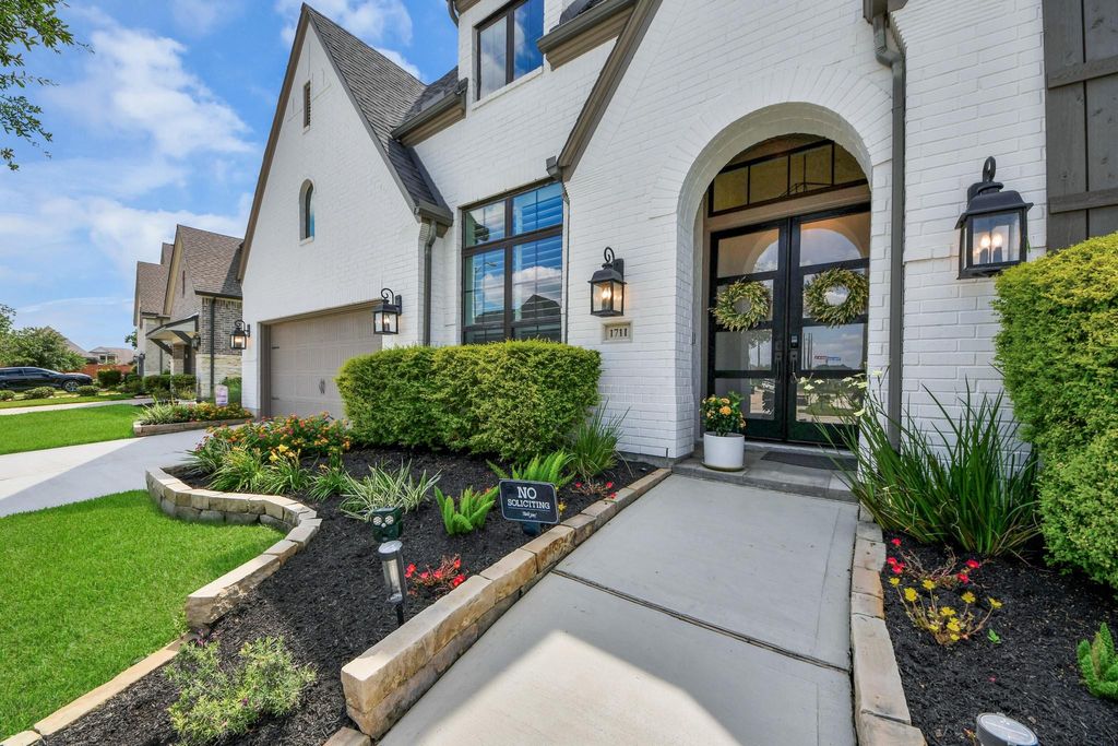 Photo of 1711 Pleasant Grove Drive, Missouri City, TX 77459 (MLS # 46143640)
