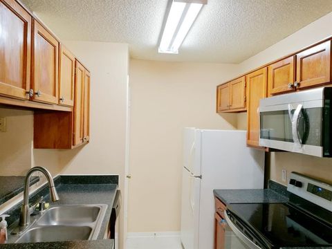 Photo of 2121 Hepburn Street #505, Houston, TX 77054 (MLS # 81936571)