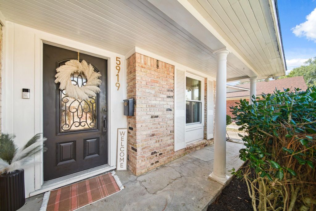 Photo of 5919 Lattimer Drive, Houston, TX 77035 (MLS # 49352294)