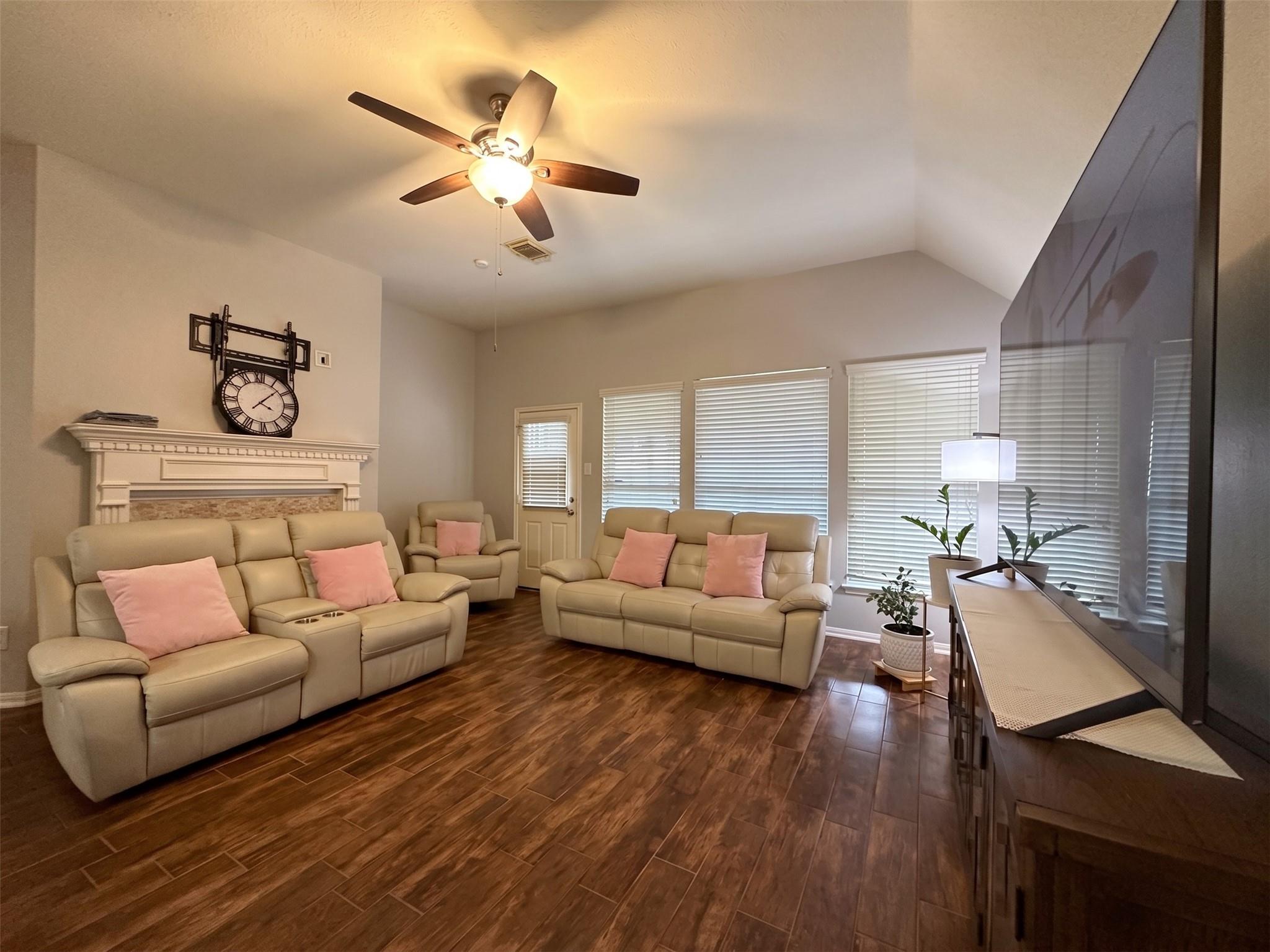 3314 Stonehurst Court