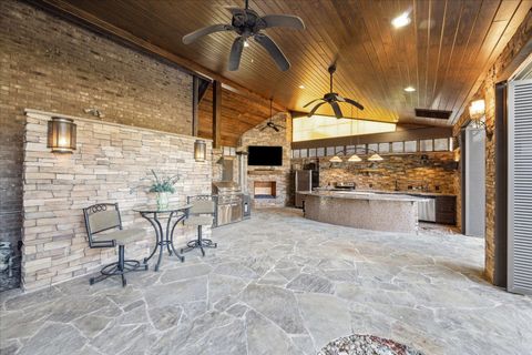 2614 Rip Van Winkle Drive Pearland TX 77581