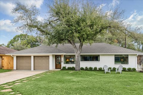 Photo of 1607 Haverhill Drive, Houston, TX 77008 (MLS # 6165882)
