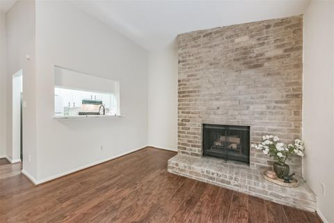 Photo of 2001 Bering Drive #4D, Houston, TX 77057 (MLS # 2947879)