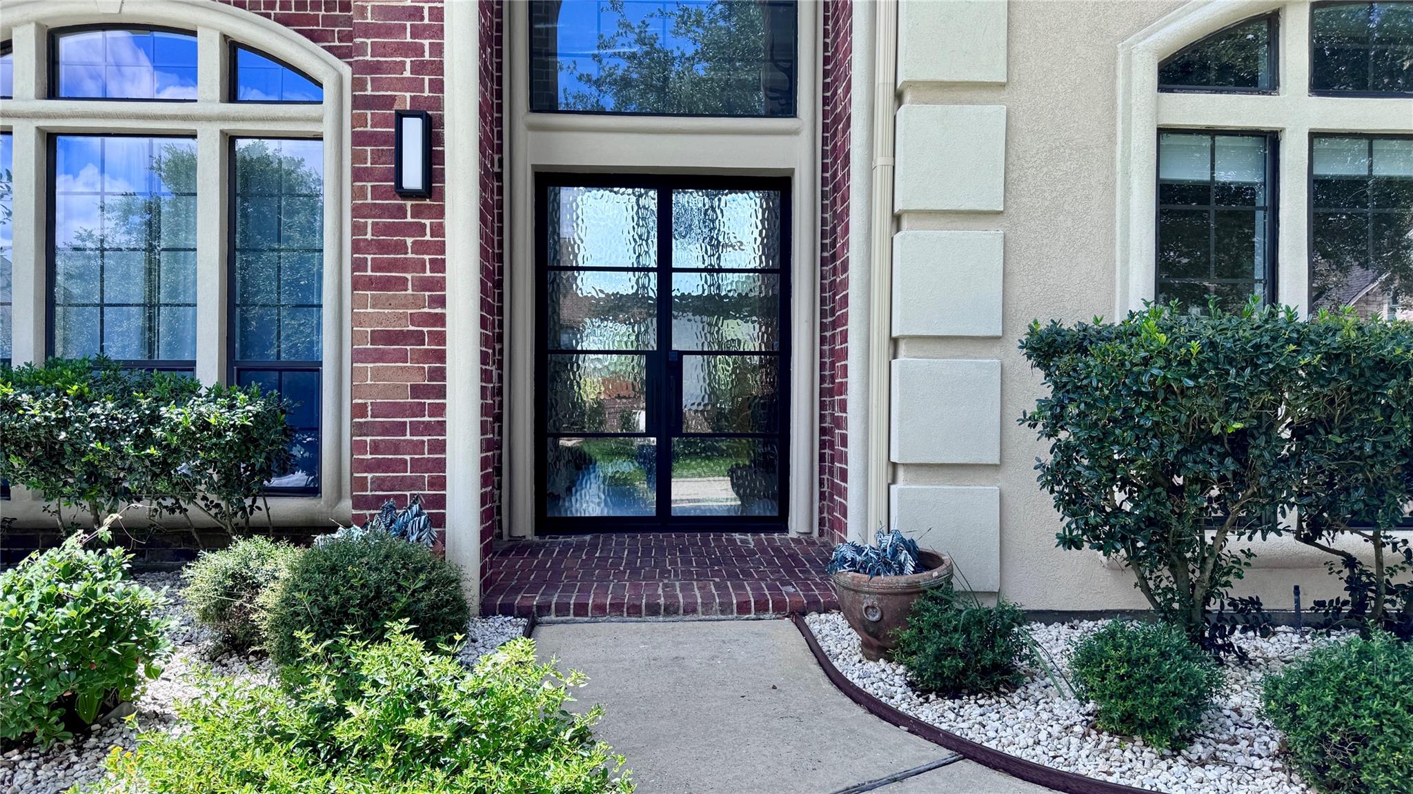 15423 Hillside Terrace Lane