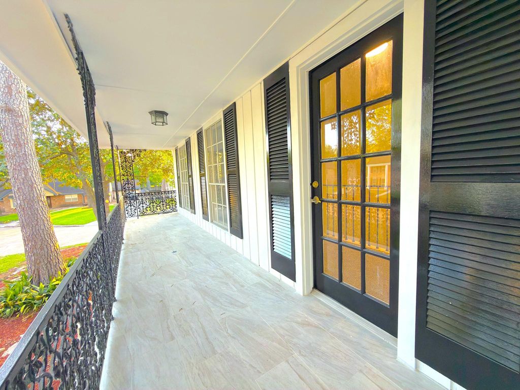 Photo of 5926 Queensgate Drive, Houston, TX 77066 (MLS # 43520555)