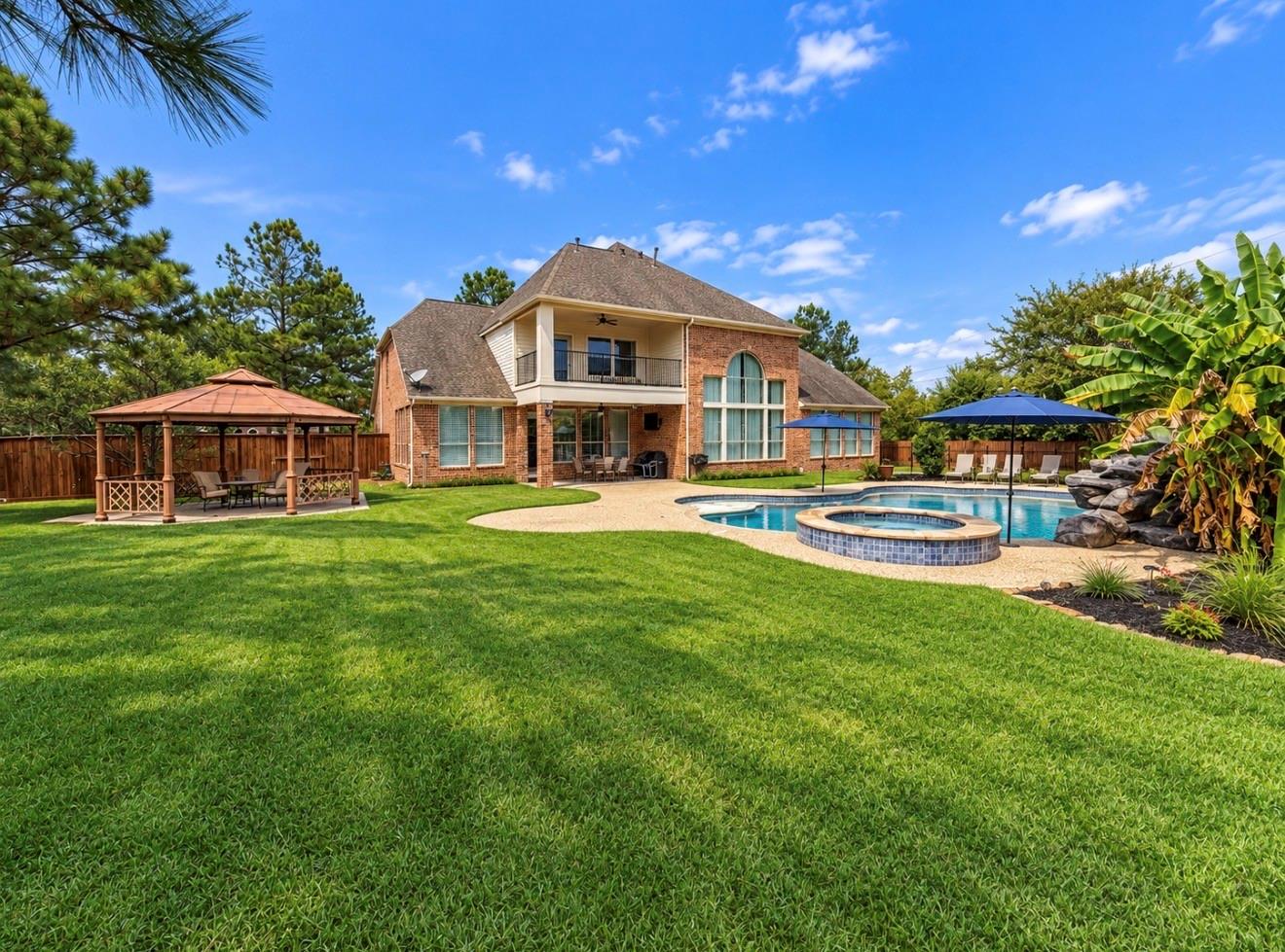 7 Compton Manor Drive