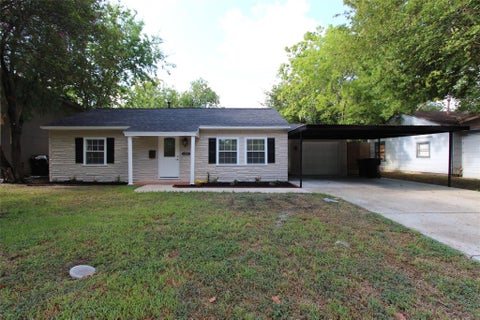 Photo of 6505 Sivley Street, Houston, TX 77055 (MLS # 85814731)