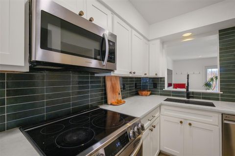 Photo of 11550 Chimney Rock Unit 400 Road, Houston, TX 77035 (MLS # 82733173)