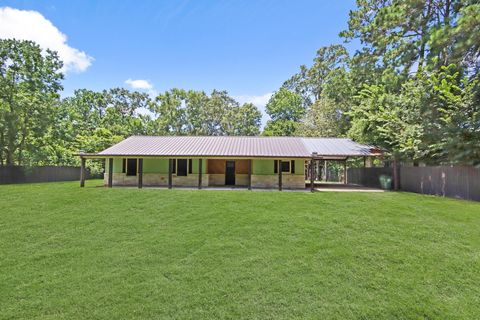 Homes For Sale - 432 County Road 4284<br/> Dayton, TX 77535