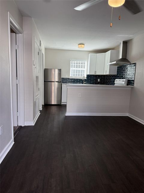 Photo of 1824 Thonig Road #7, Houston, TX 77055 (MLS # 20946932)