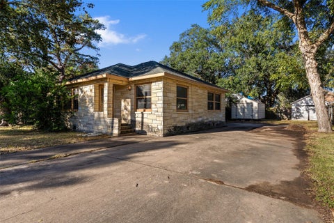 Photo of 407 S 4th Street, Ganado, TX 77962 (MLS # 65600834)