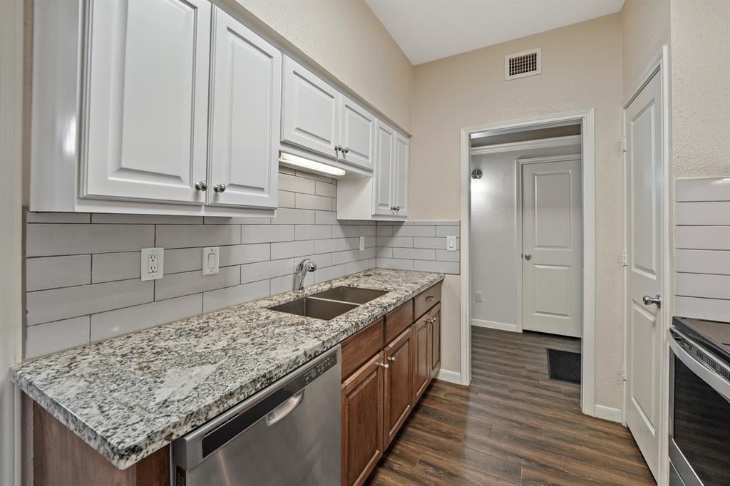 2400 N Braeswood Boulevard 111