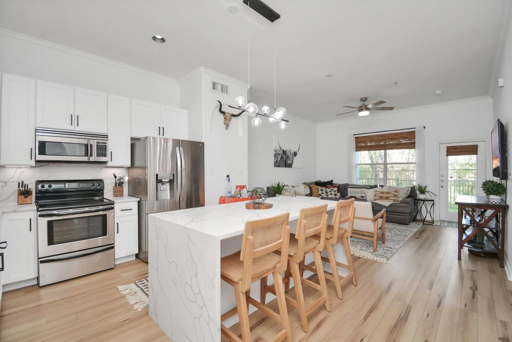 Photo of 1441 East Street #104, Houston, TX 77007 (MLS # 8147904)