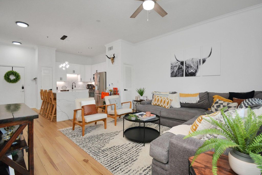 Photo of 1441 East Street #104, Houston, TX 77007 (MLS # 8147904)