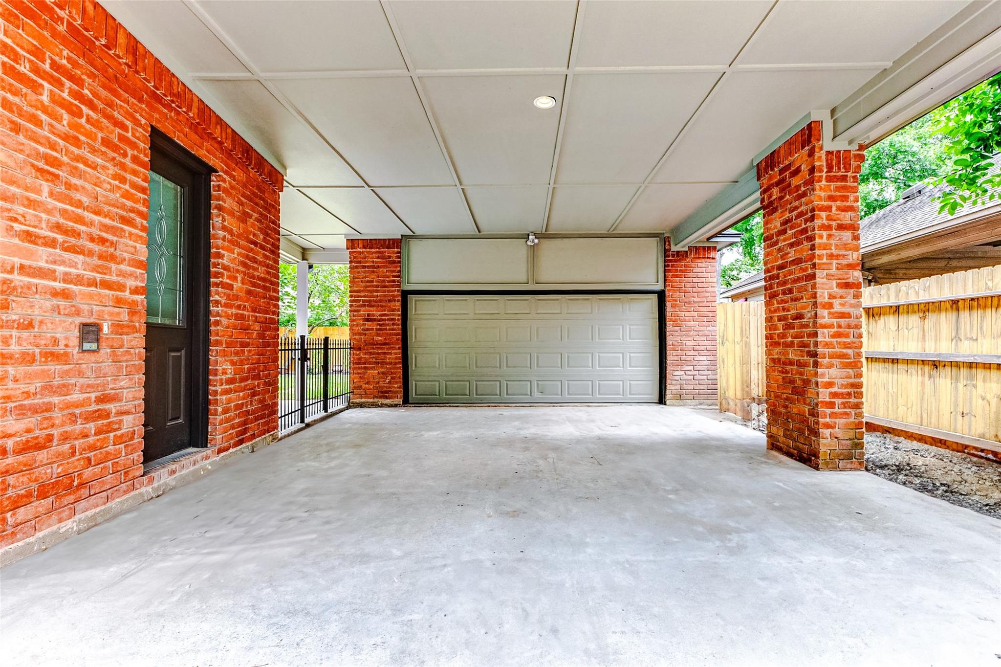 5807 Mountain View Drive