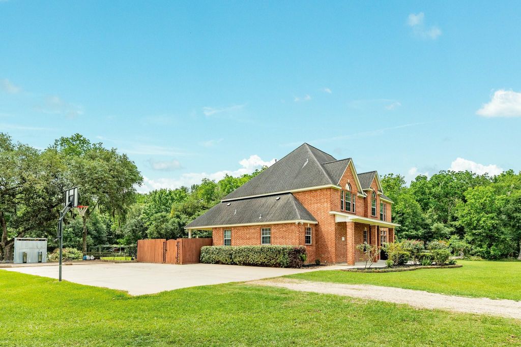 Photo of 19819 County Road 684a, Sweeny, TX 77480 (MLS # 27949207)