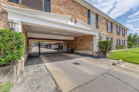 Photo of 2101 Fountain View Drive #46C, Houston, TX 77057 (MLS # 64218276)