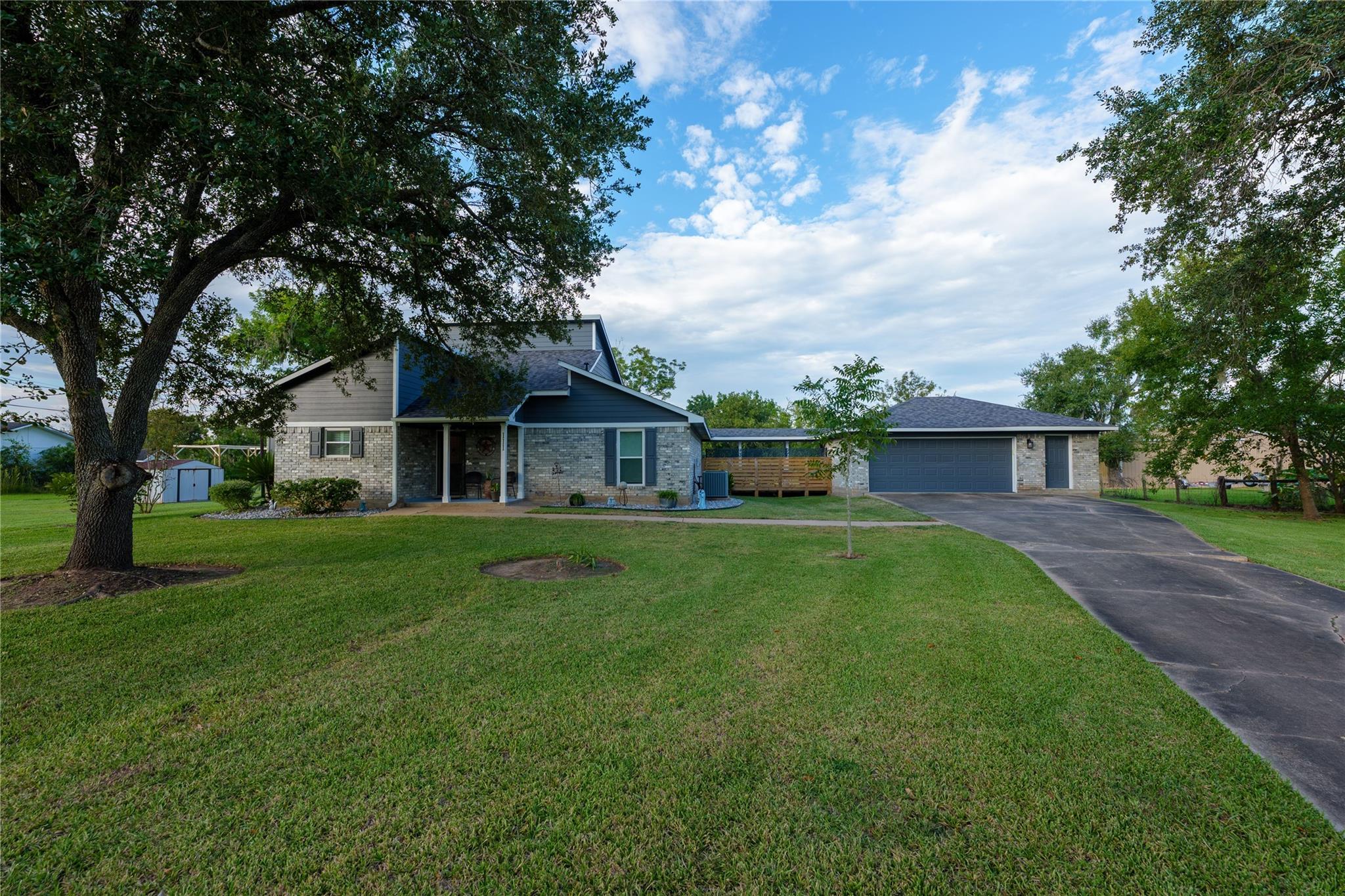 111 Otter Trail