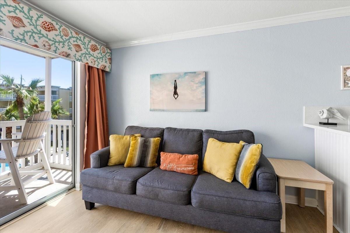 6300 Seawall Boulevard 6208