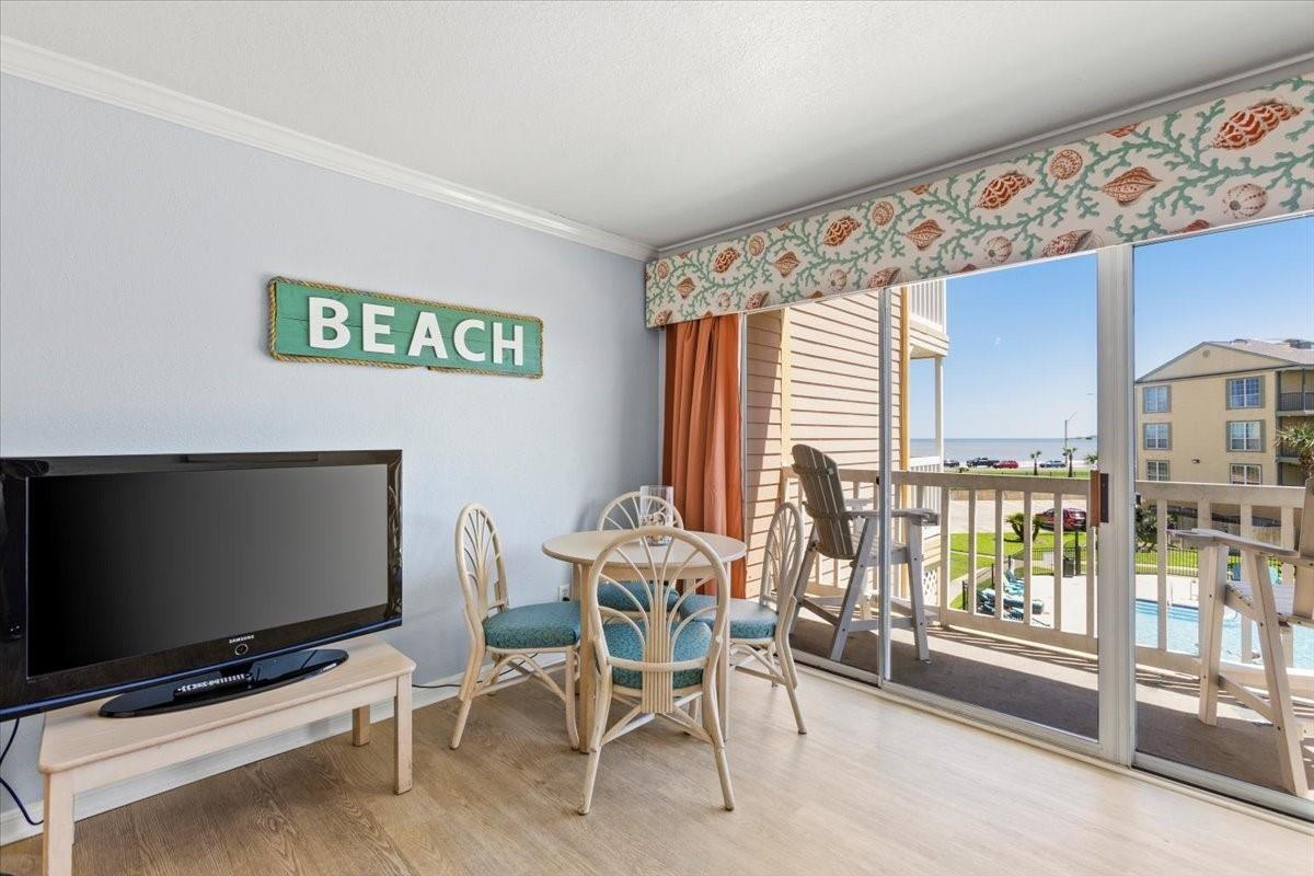 6300 Seawall Boulevard 6208
